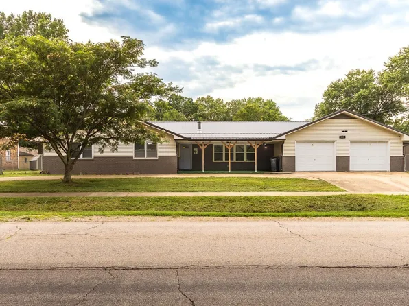 305 N Main St, Green Ridge, MO 65332