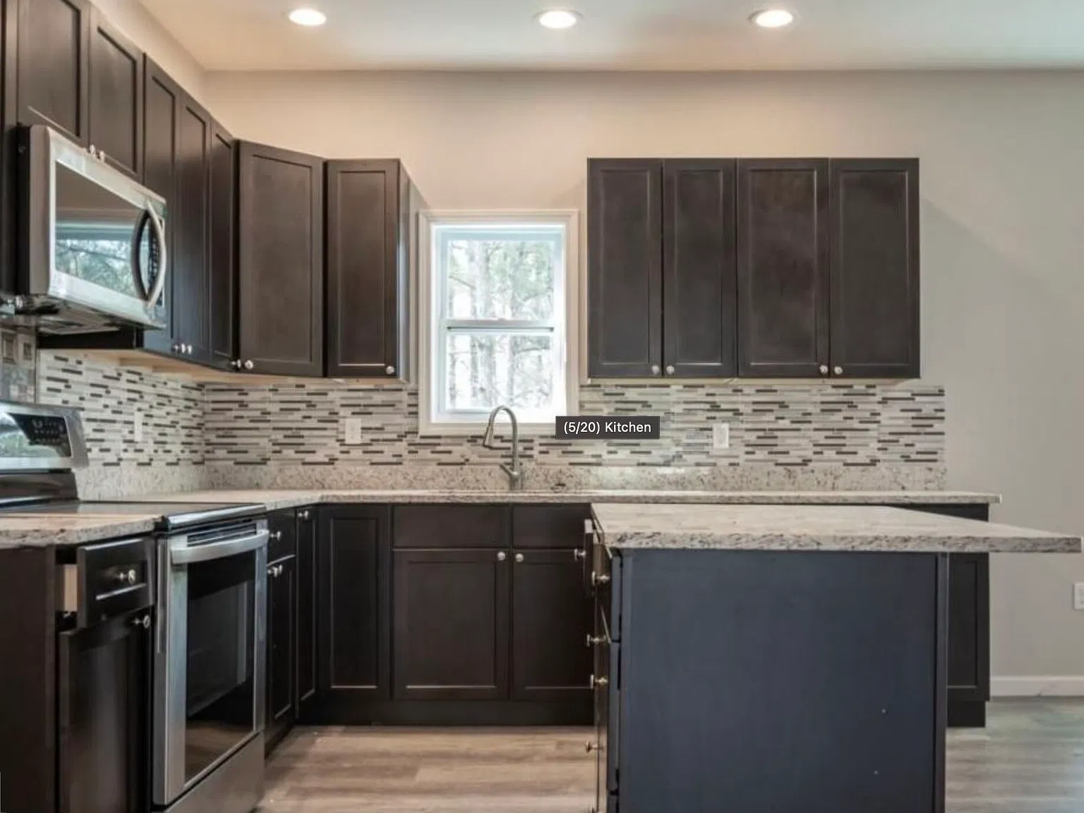 4 bed, 2.5 bath, 2432 sqft, $2,650 — Photo 3