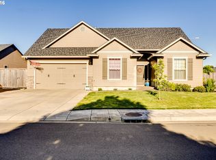 1071 S 40th Pl, Springfield, OR 97478