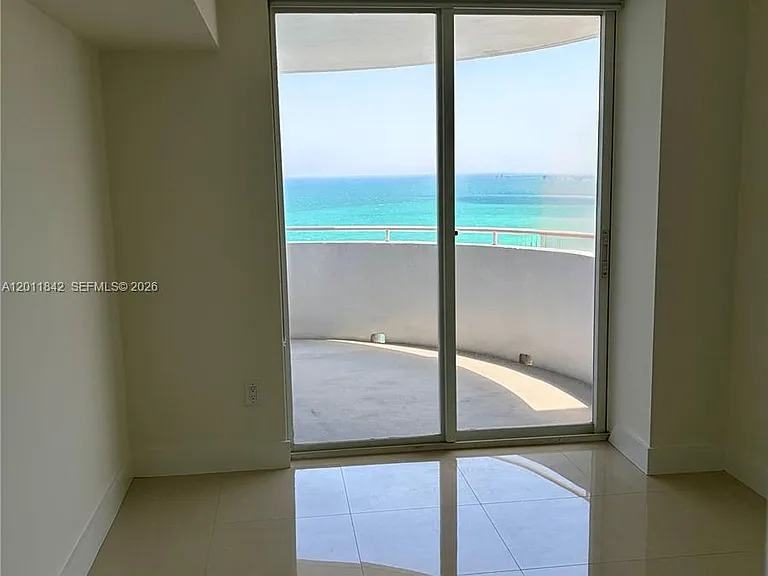 6301 Collins Ave #2203 — Photo 9