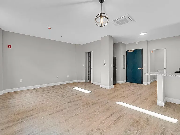 109 W Lexington St #5A — Photo 4