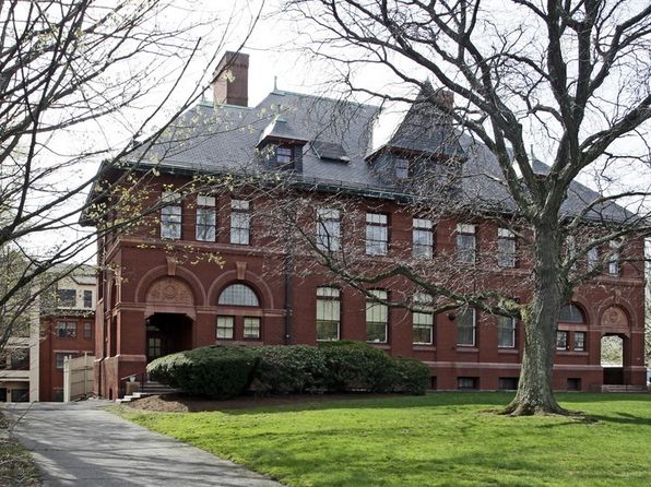 324 Washington St APT 304