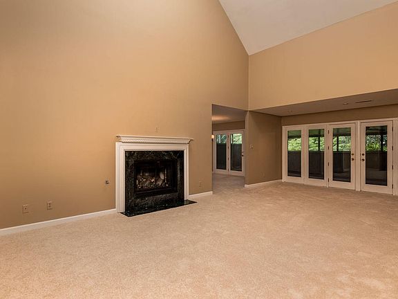 5th image of 1479 Touraine Pl