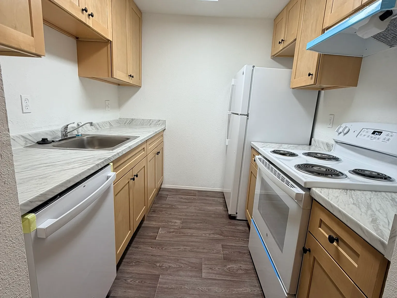 Maple Leaf Apartments — Photo 2