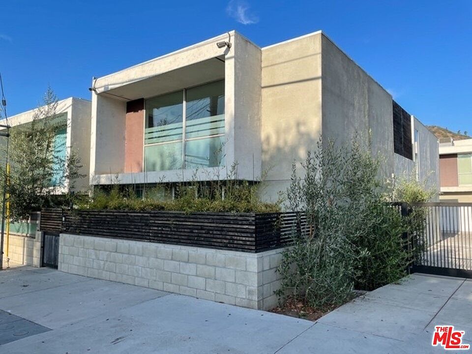 1st image of 4284 Perlita Ave