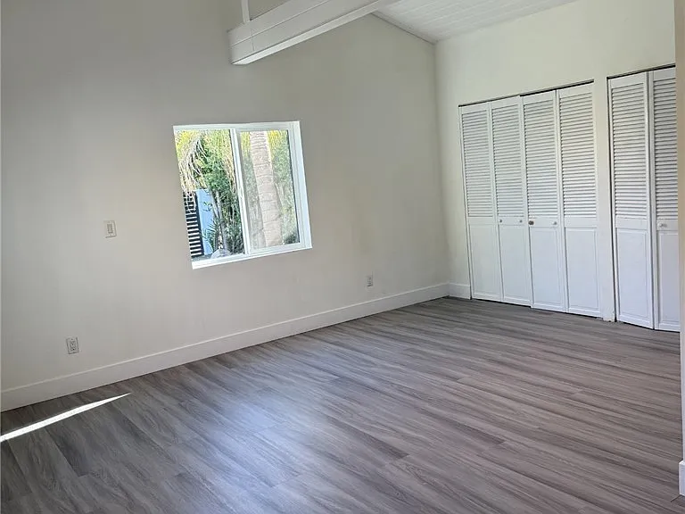 5527 Beckford Ave — Photo 17