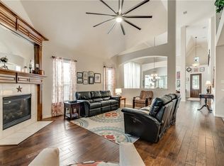 3719 Edgewood Ct, Grand Prairie, TX 75052