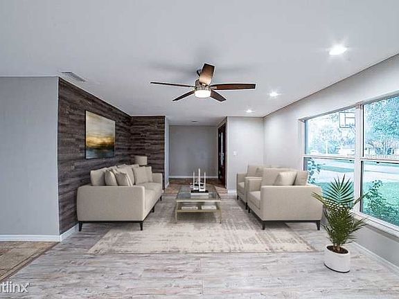 2nd image of 2031 Collier Dr