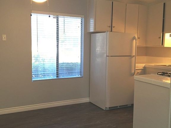5th image of 4477 48th St APT 1