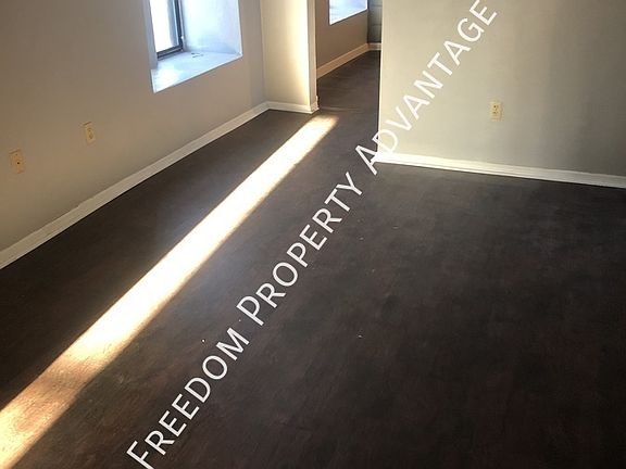 3rd image of 129 S 17th St Floor 3