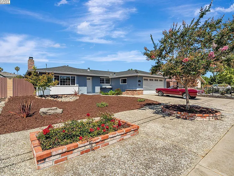 41819 Mahoney St — Photo 34