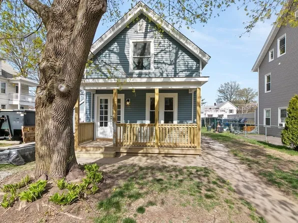 48 Vernon St, Holyoke, MA 01040