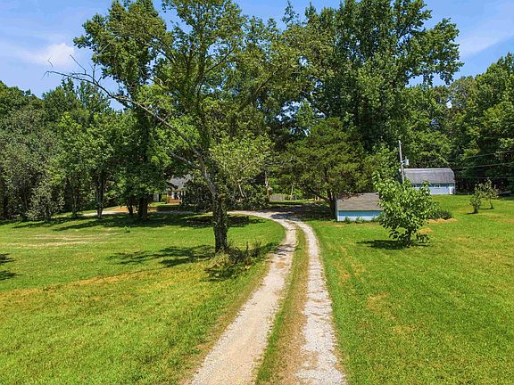 2nd image of 1370 Reid Hooker Rd