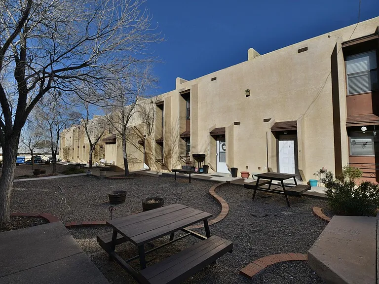 1/2 mile to exceptional hiking and biking in the Sandia Mountain foothills.