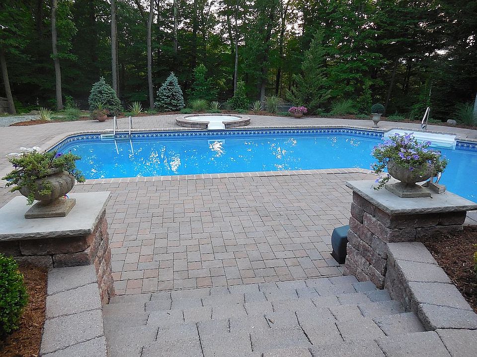 2nd image of 126 Cheyenne Way