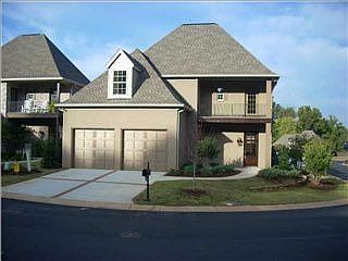 3rd image of 2625 McLean Cir