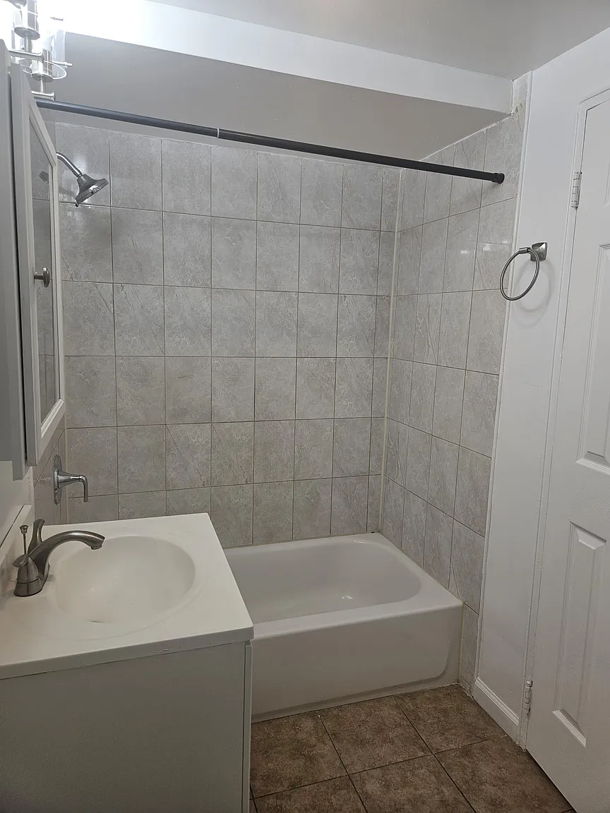 54-58 Laurel St #7B photo 1