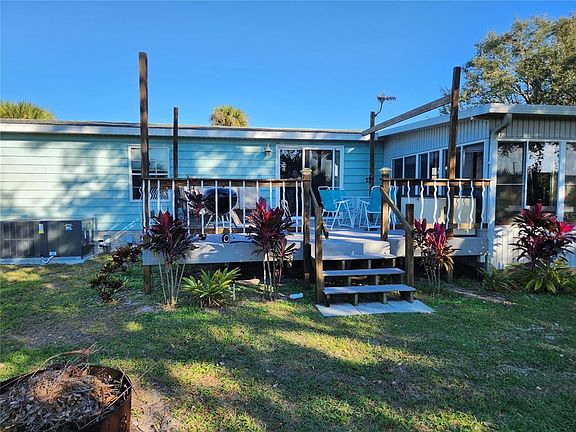 3rd image of 421 Village Cir SW