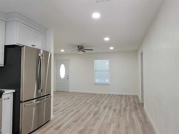 5th image of 7409 Valeda Dr