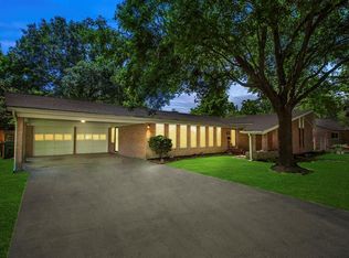 2102 Oceanview Dr, Seabrook, TX 77586