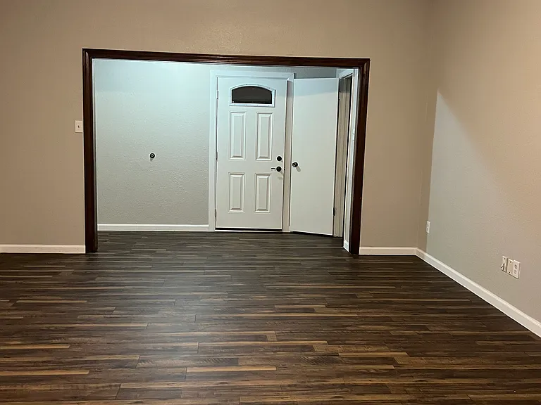 711 E Timberview Ln — Photo 30