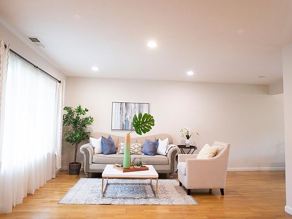 4th image of 2788 Countrywalk Cir