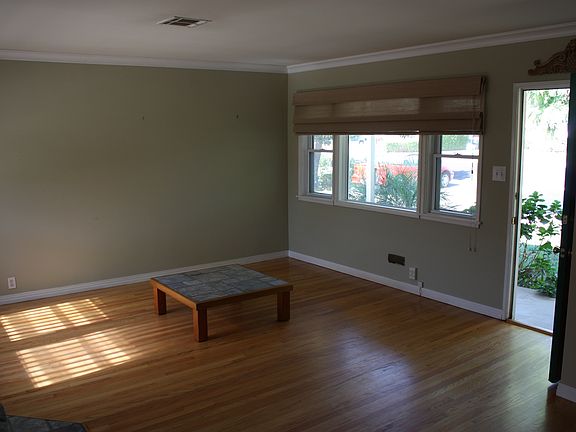 2nd image of 4981 Lincoln Ave