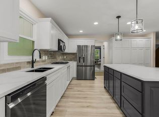 2404 SW Clear Creek Ct, Blue Springs, MO 64015
