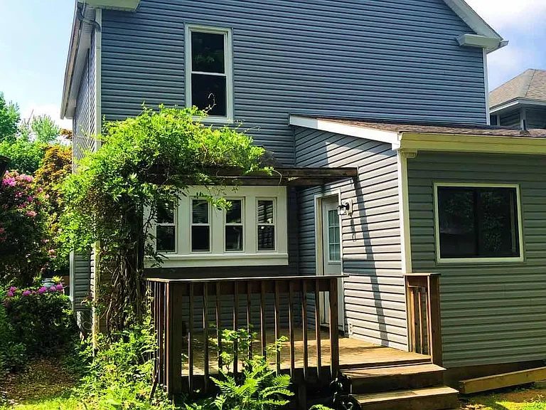 947 Jefferson Ave — Photo 5