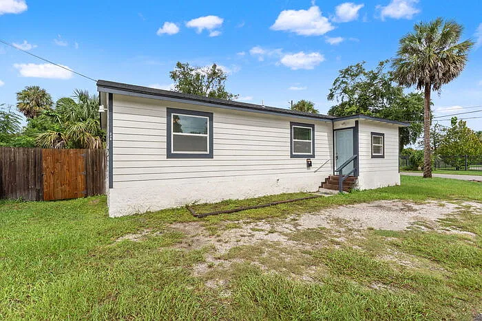 637 Blodgetts Ln