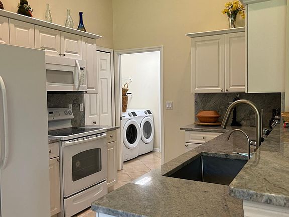 4th image of 4508 SW 20th Pl