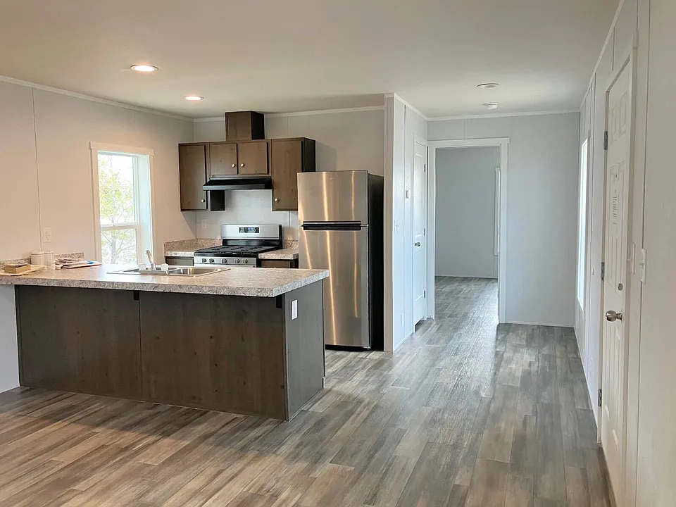 702 W McArthur Ave #15