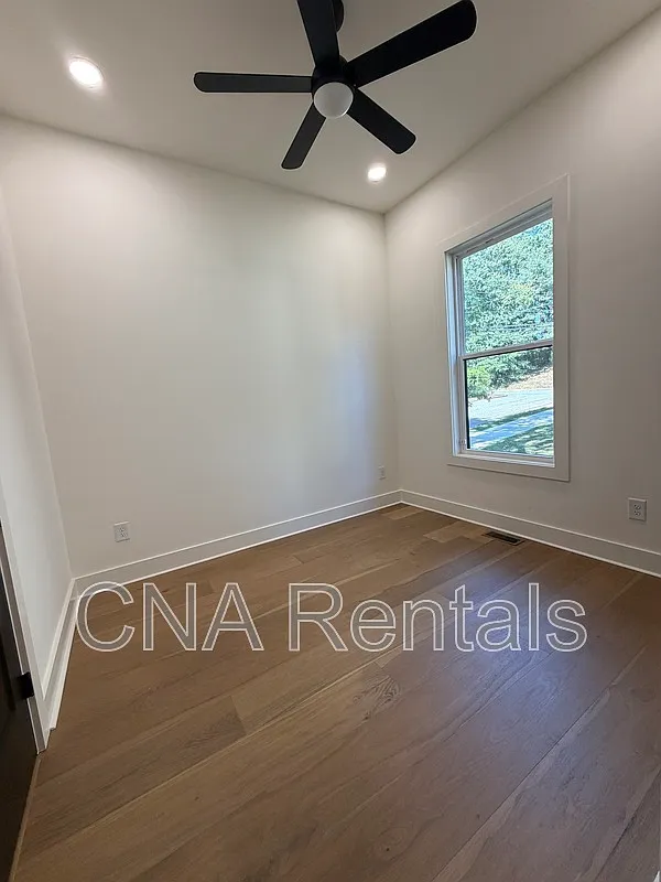 1 bed, 1.0 bath, 350 sqft, $1,250 — Photo 4