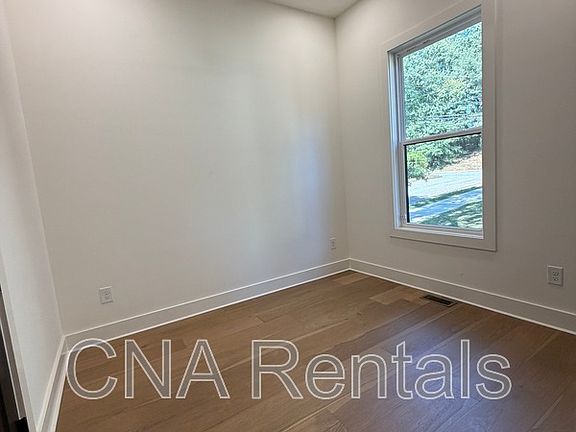 4th image of 294 Roy St NE