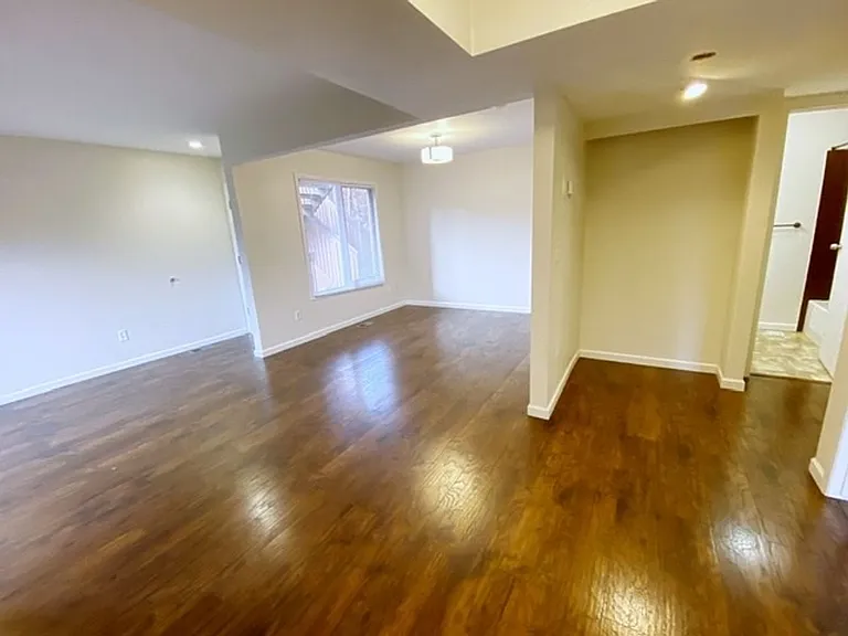 7270 Huntsmen Cir #F — Photo 37