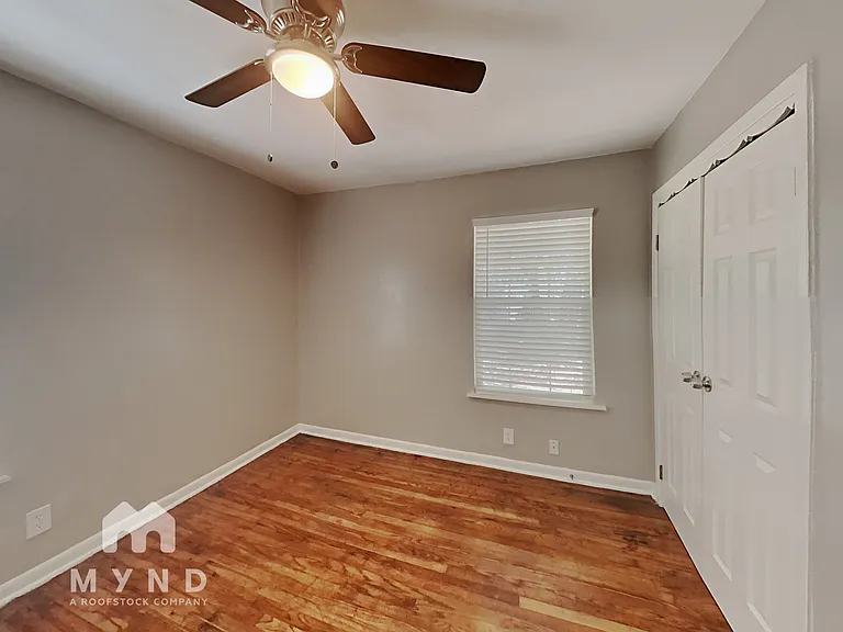 510 E University Ave — Photo 11