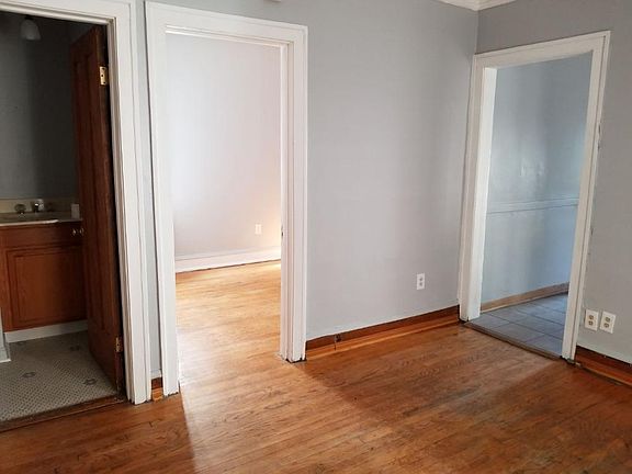 4th image of 1821 S California Ave
