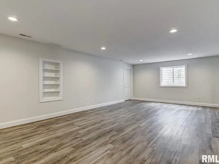 1811 Spartan Dr — Photo 24