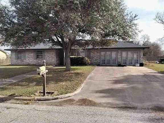 2nd image of 1417 Pin Oak Dr