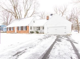 1 Larkspur Ln, Fairport, NY 14450