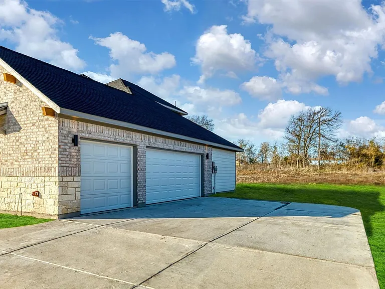 2722 Eastridge Blvd — Photo 4
