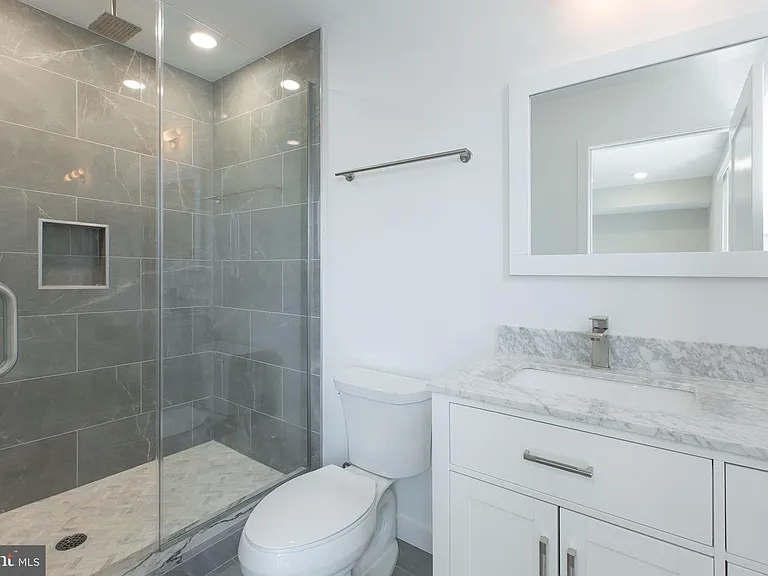 729 N 20th St #3 — Photo 10