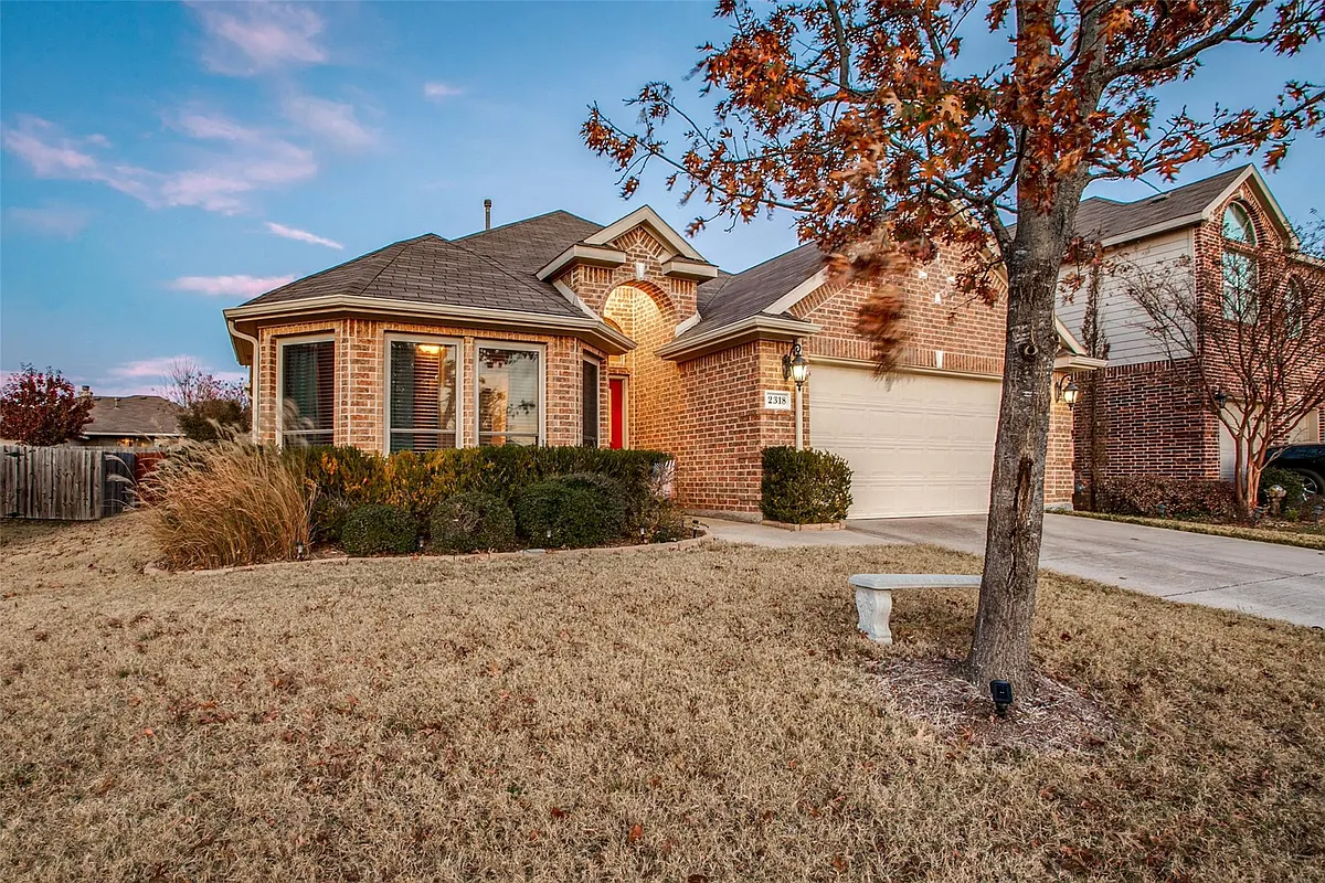 Building Photo - 2318 Sparrow Dr