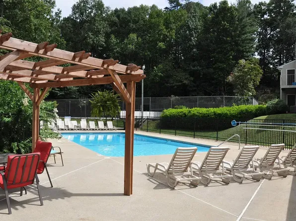 Creekside Apartments