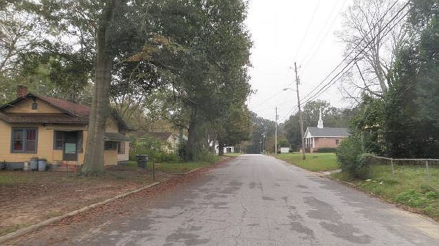 2nd image of 1106 Scotland Ave