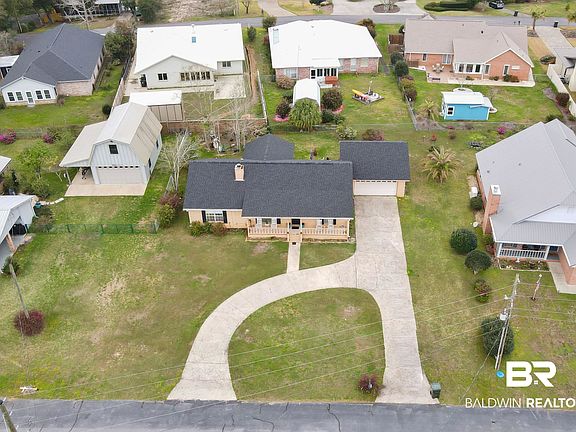 3rd image of 2209 Clubhouse Dr