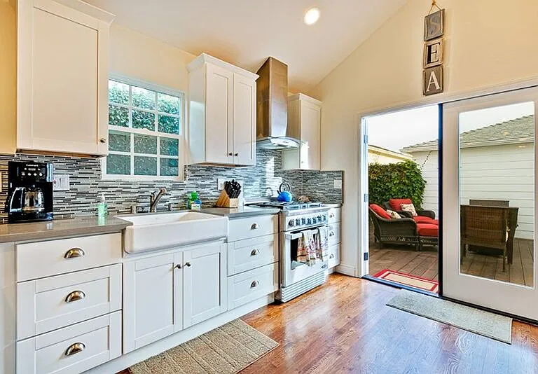 563 Sea Ln — Photo 8