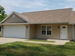 1208 Trails End Rd, Carterville, IL 62918