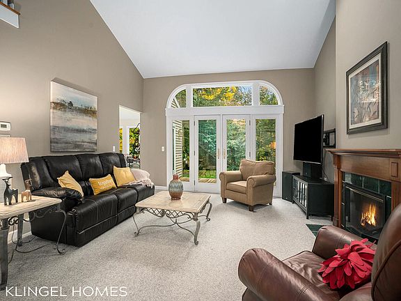 4th image of 6879 Beech Creek Dr