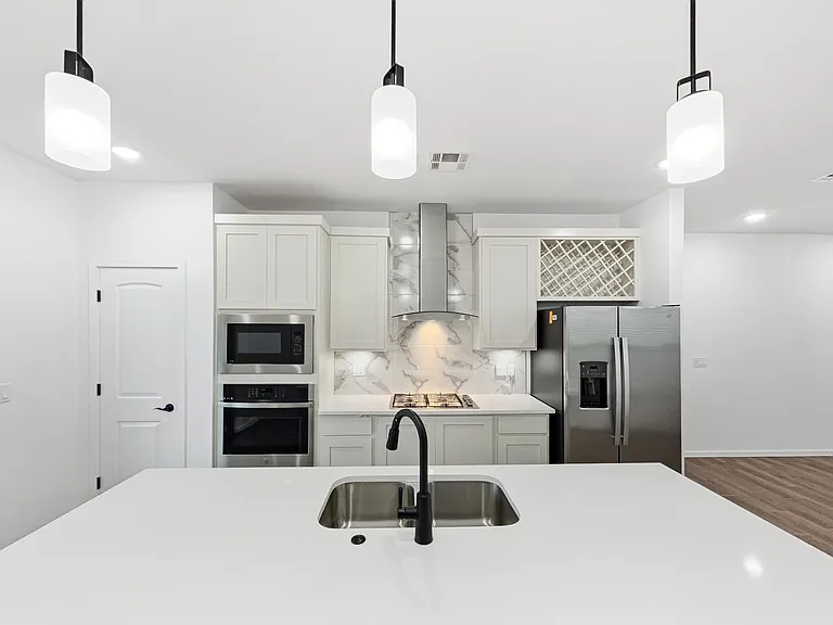 15113 Ambition Ave — Photo 11